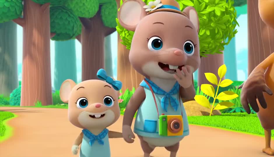 爱拍照的鼠阿姨