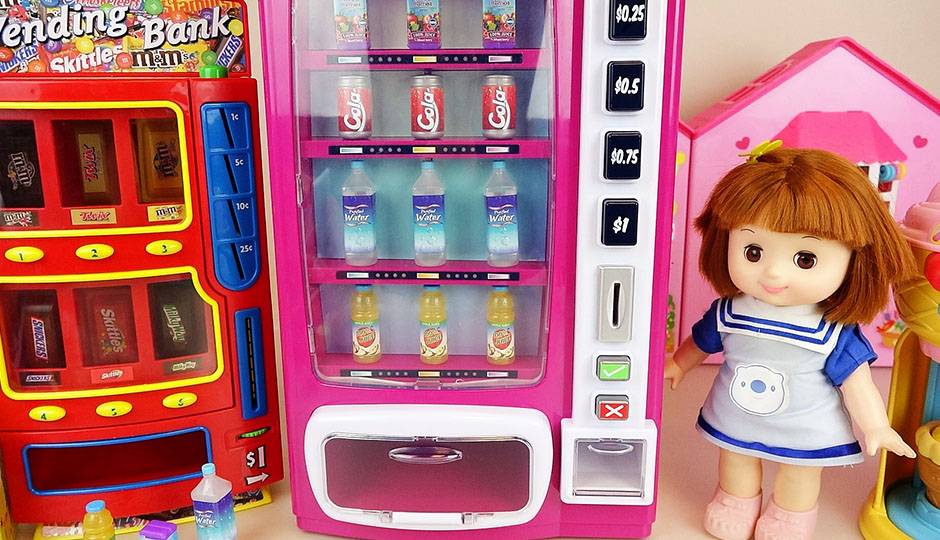 宝宝多莉和大型冰淇淋自售机玩具