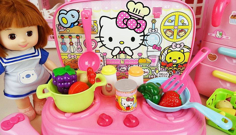 宝宝多莉和凯蒂猫厨房玩具