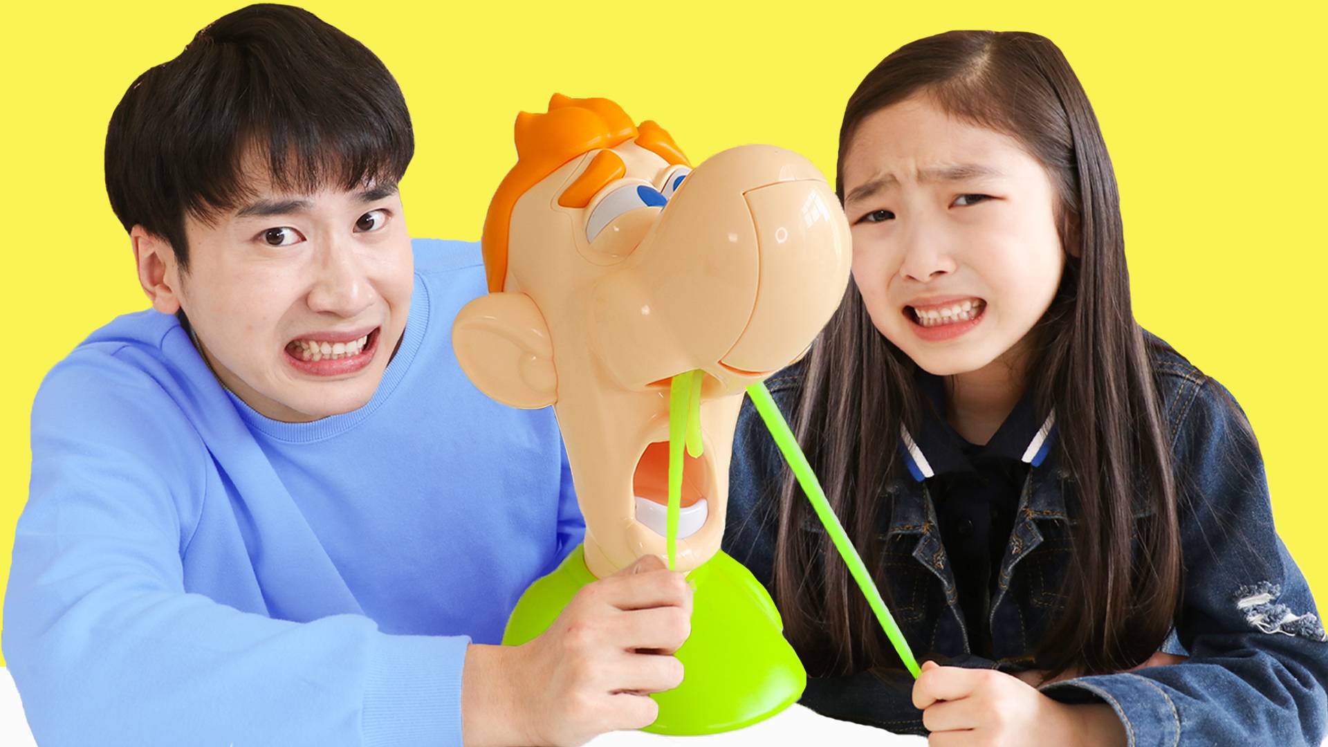 赫赫VS多恩爆笑玩桌游抽鼻涕条！输的人又会有什么惩罚呢？