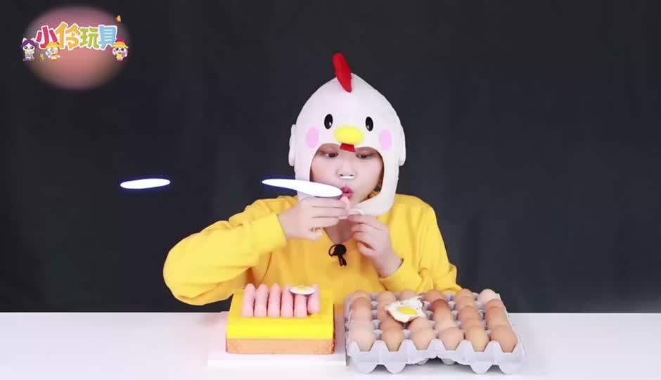 看起来是鸡蛋其实是巧克力，试吃一盒鸡蛋蛋糕！