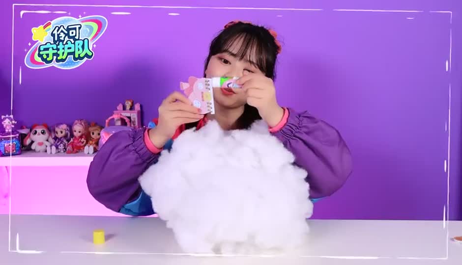 夏天思乡情切，小伶自制闪亮星球让夏天恢复斗志