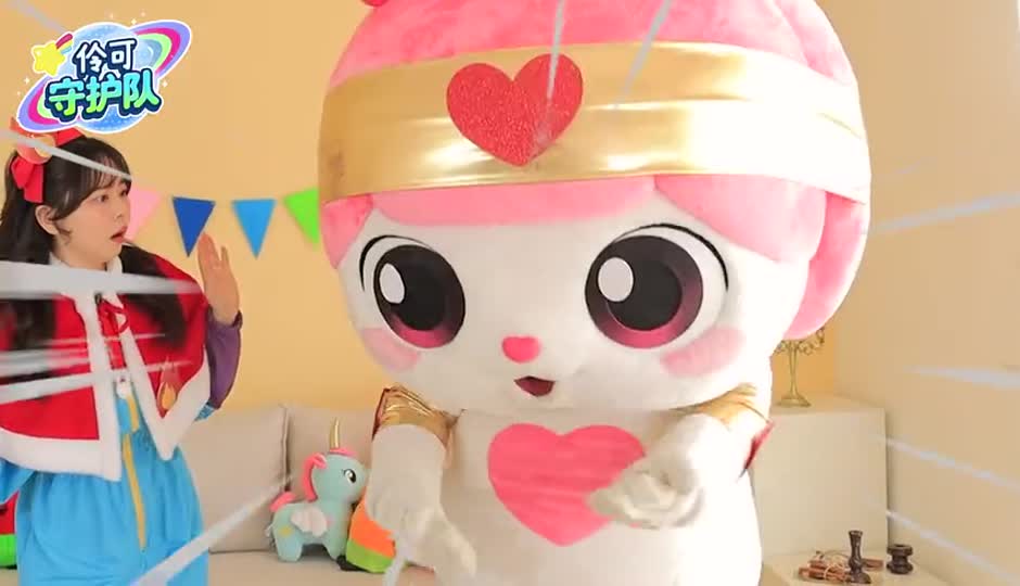 合力对抗冰魔女！小伶细心照顾生病的伶伶
