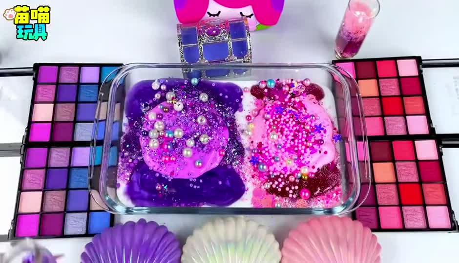 各种彩色亮片饰品混合起来的史莱姆竟然这么闪亮