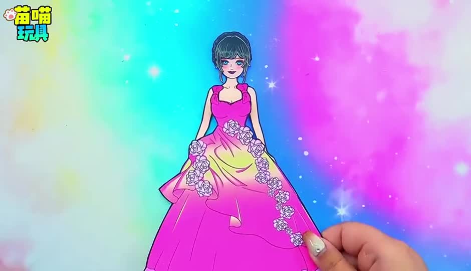 小公主换上美丽的裙子简直太美了