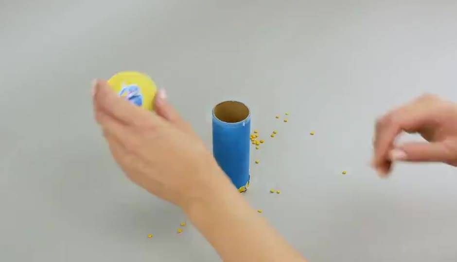 如何制作阳光小兔兔砂槌
