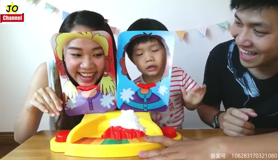 奶油打脸机挑战！好玩的亲子游戏