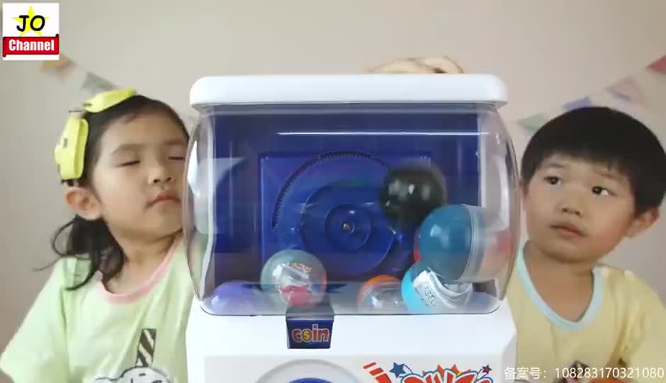扭蛋机 神秘开扭蛋 玩游戏 转扭蛋开箱