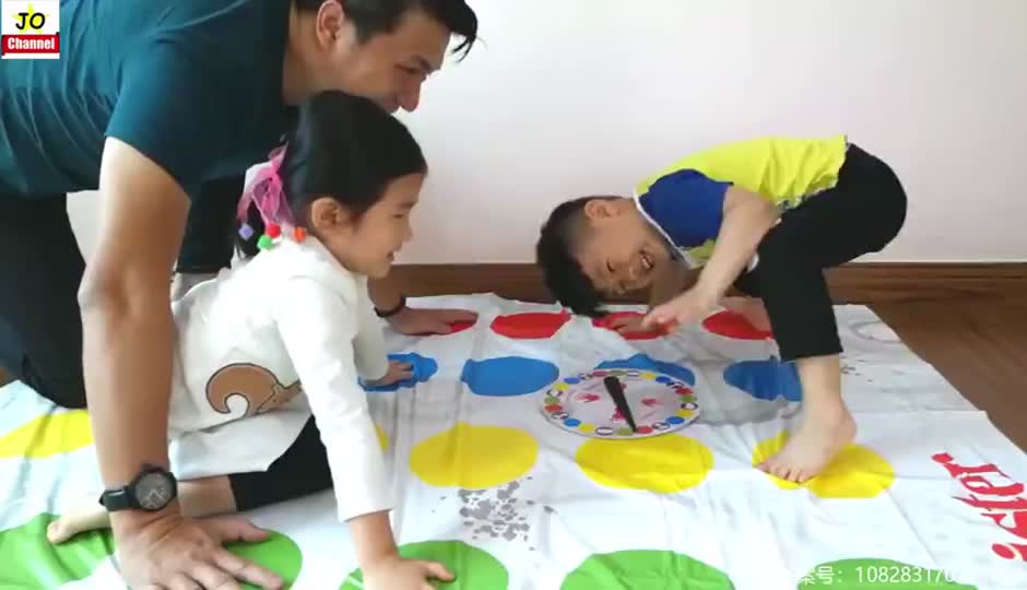 扭扭乐玩具挑战  亲子互动 聚会游戏 儿童玩具开箱！